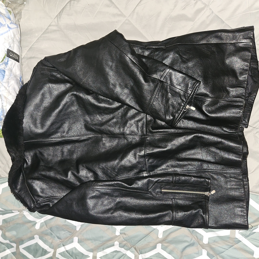 Leather jacket - Picture 9 of 10